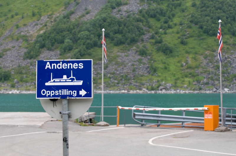 38 GrylleFjord 11.jpg - Tasta pukataan auto lauttaan kunhan se vain ensin tulee